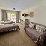 아파트 In Castle Harbour With Pool View C009 *