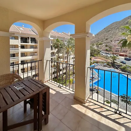 公寓 In Castle Harbour With Pool View C009