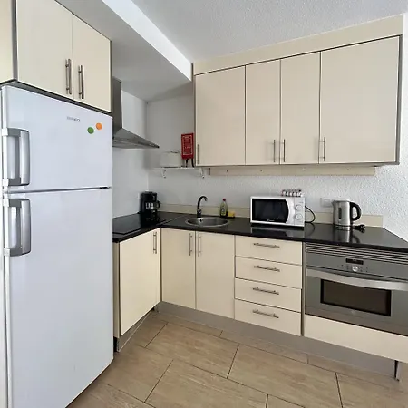 Appartamento In Castle Harbour With Pool View C009 Los Cristianos (Tenerife)